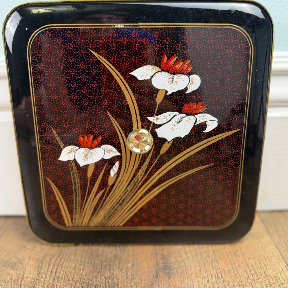 Vintage Japanese Black Lacquer Bento Box Gold Iris Floral‎ Divided Tray Lid